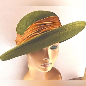 Bloomingdale's Vintage Ladies Wool Fedora Hat - Italy